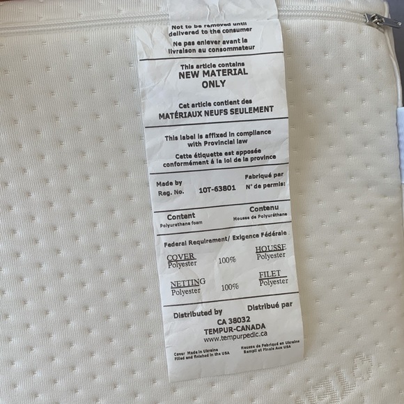 [SOLD] Tempur Neck Pillow Small - Picture 5 of 8